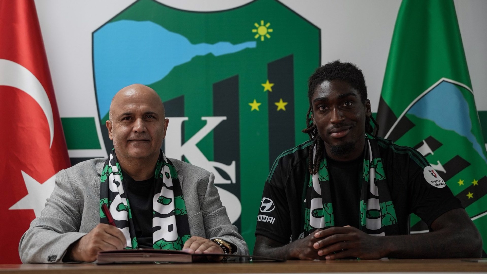 Kocaelispor, Zoukrou'yu kiraladı