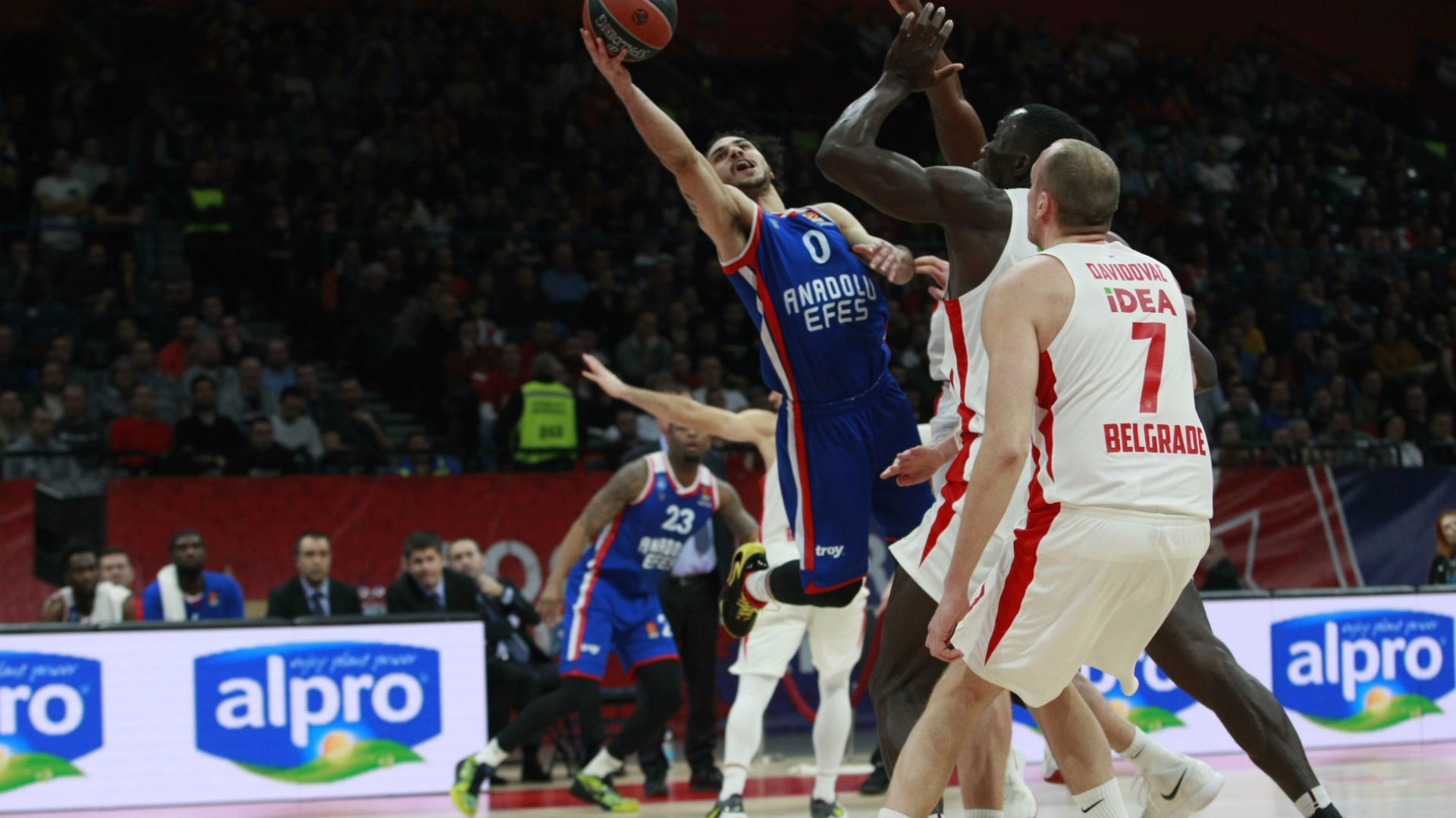 Anadolu Efes seriye bağladı