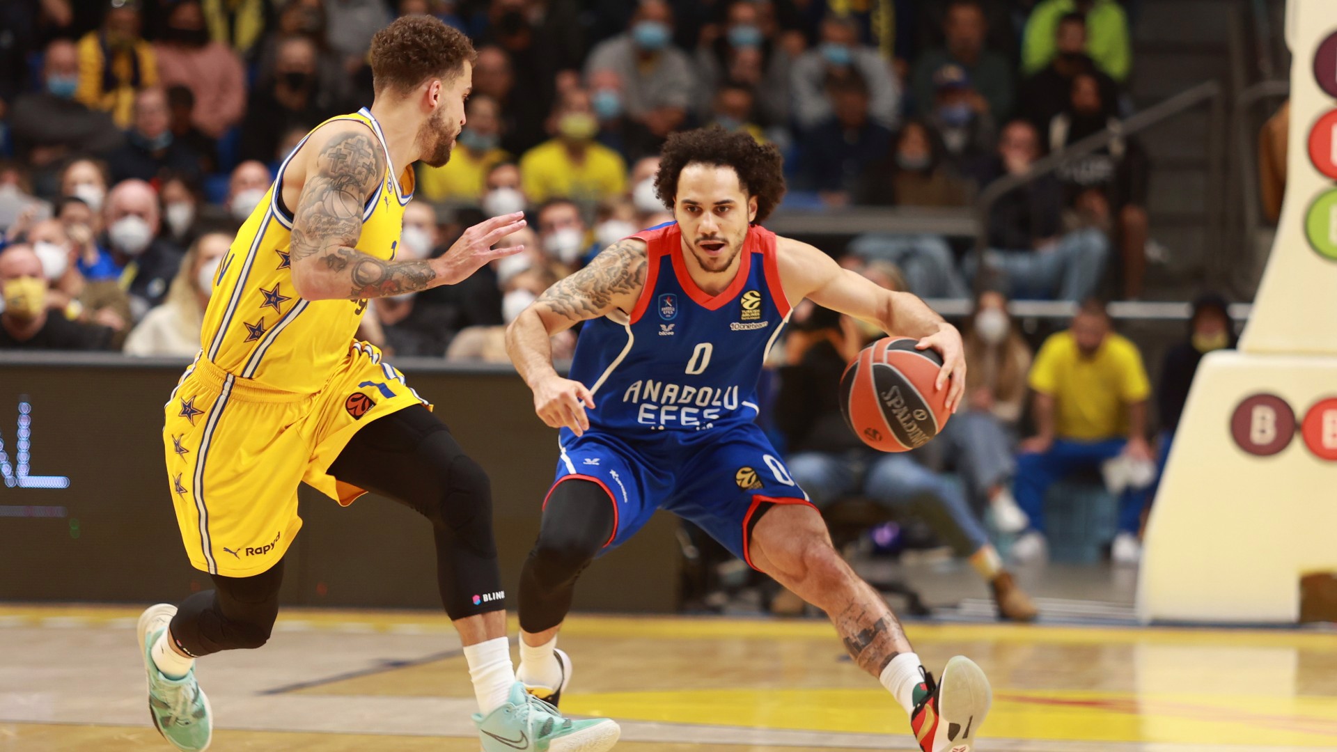 ÖZET: A. Efes, İsrail'de kazandı