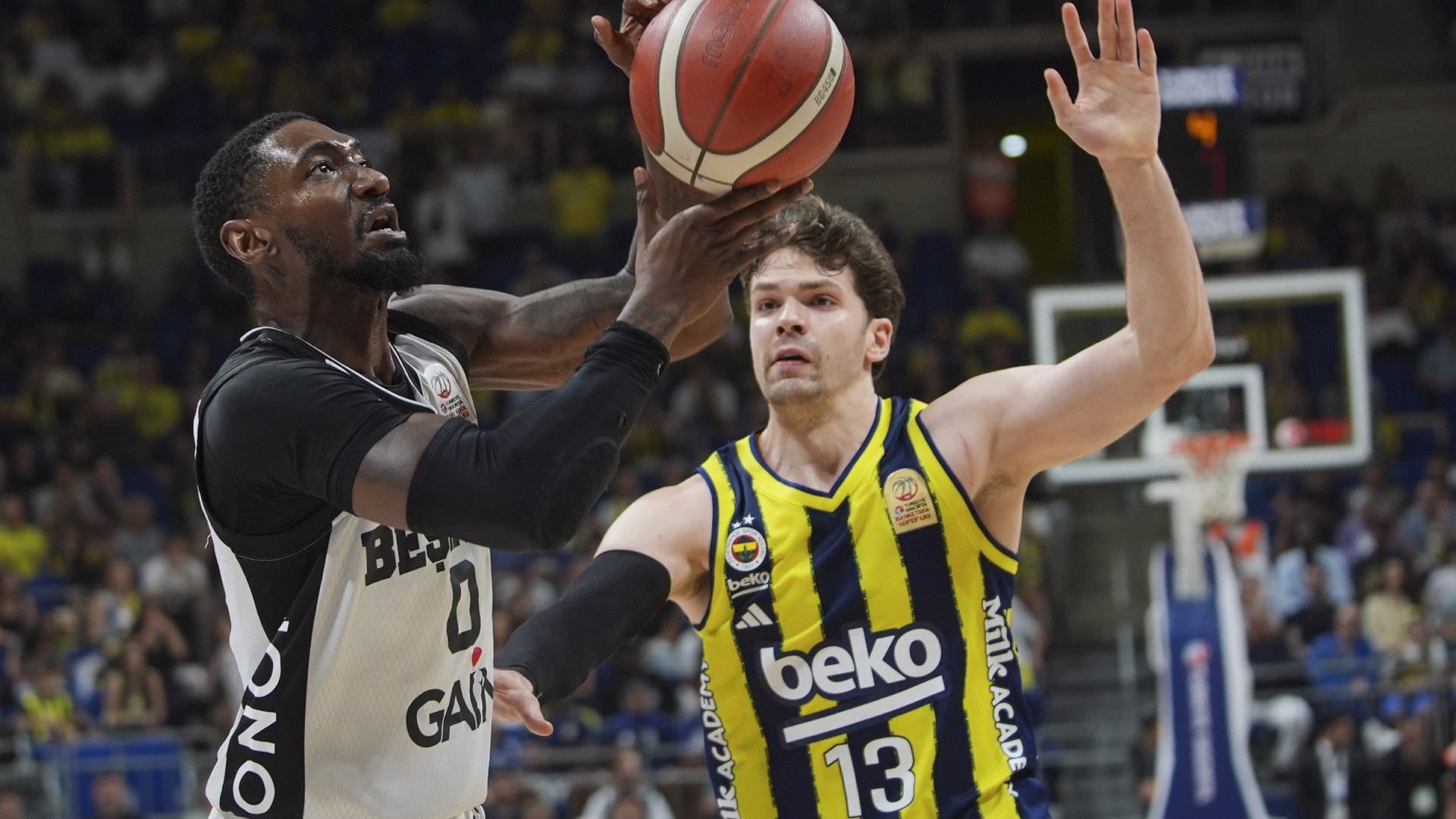 Fenerbahçe Beko seriyi eşitledi