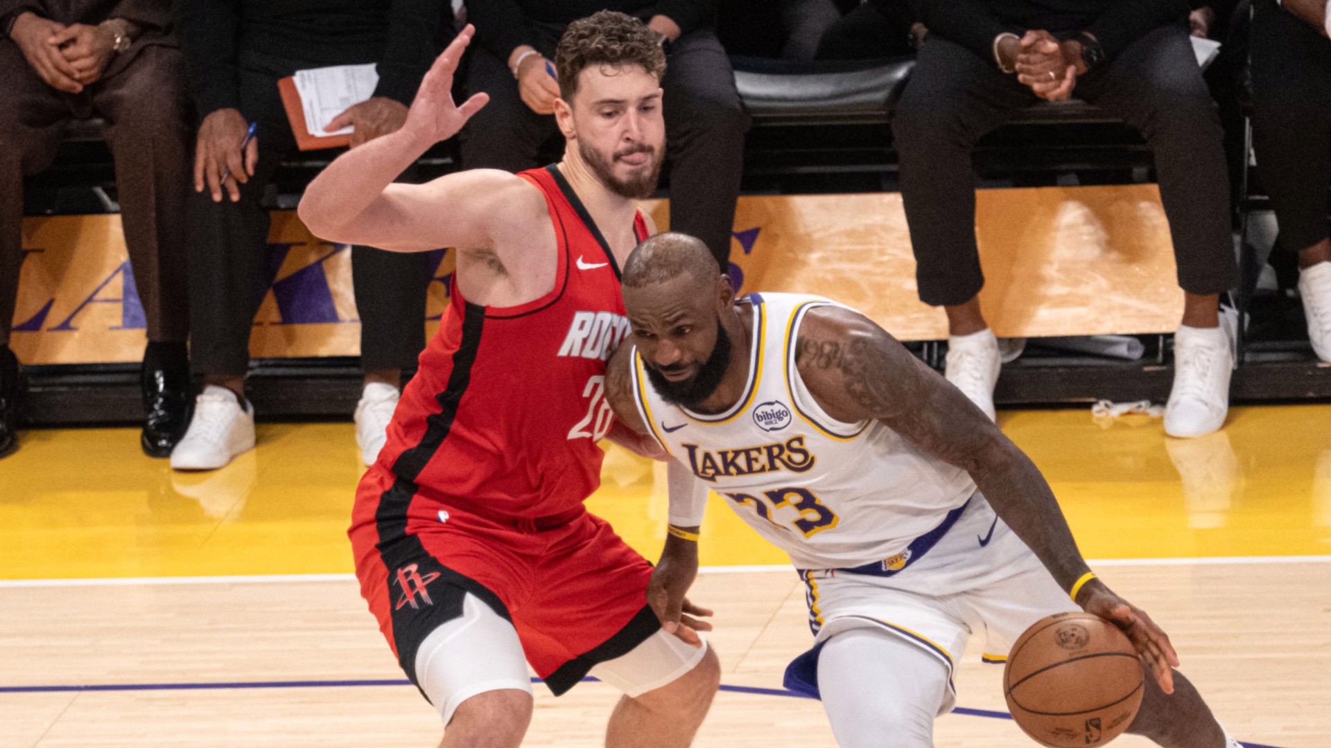 Lakers seride öne geçti