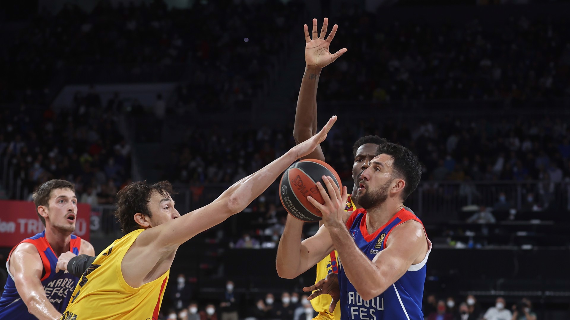 Anadolu Efes uzatmada yıkıldı