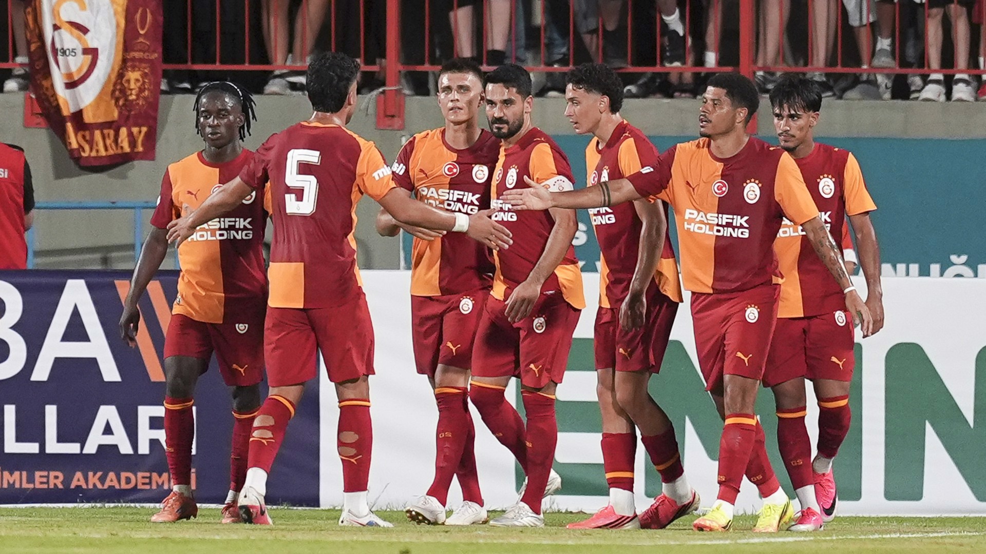 G.Saray, Ümraniyespor'u farklı geçti