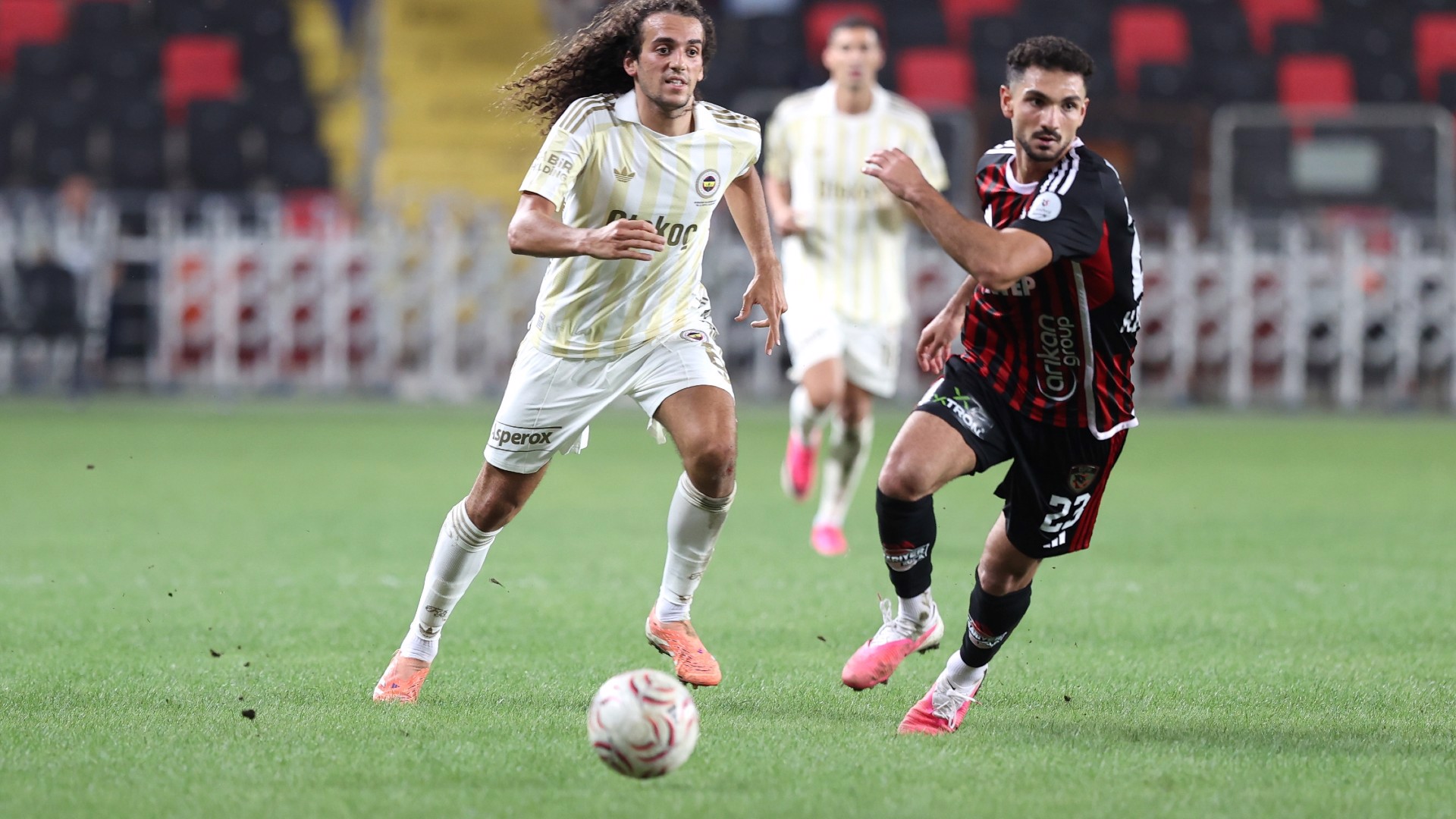 Fenerbahçe, Gaziantep FK ile berabere kaldı