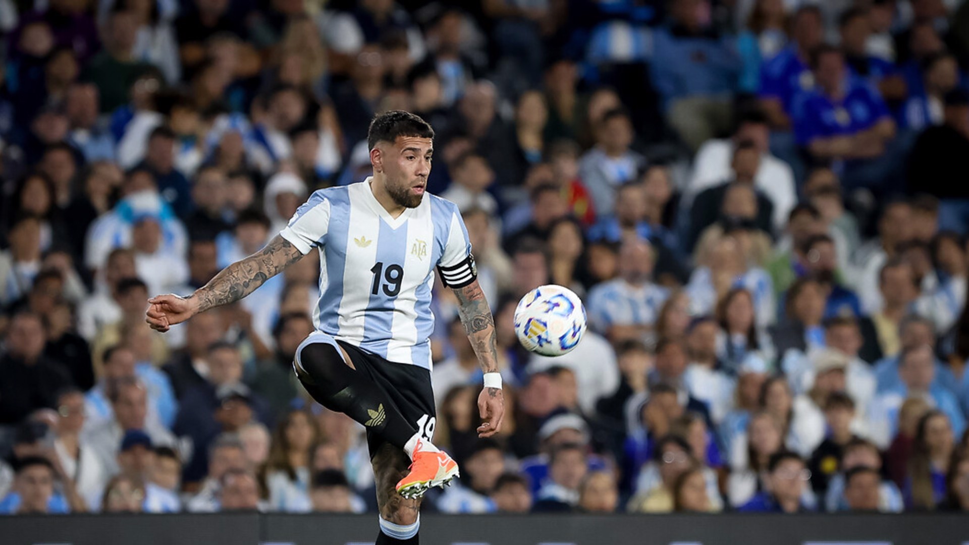 Otamendi, River Plate'e transfer oldu
