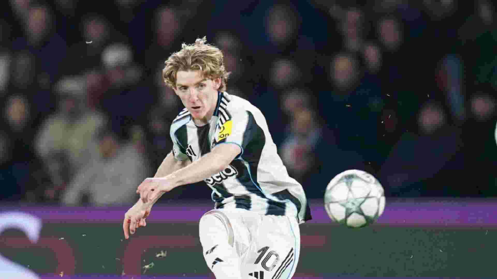 Anthony Gordon rejoint le FC Barcelone