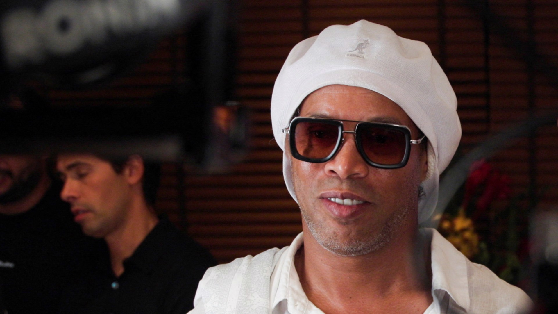 Ronaldinho sahalara dönüyor