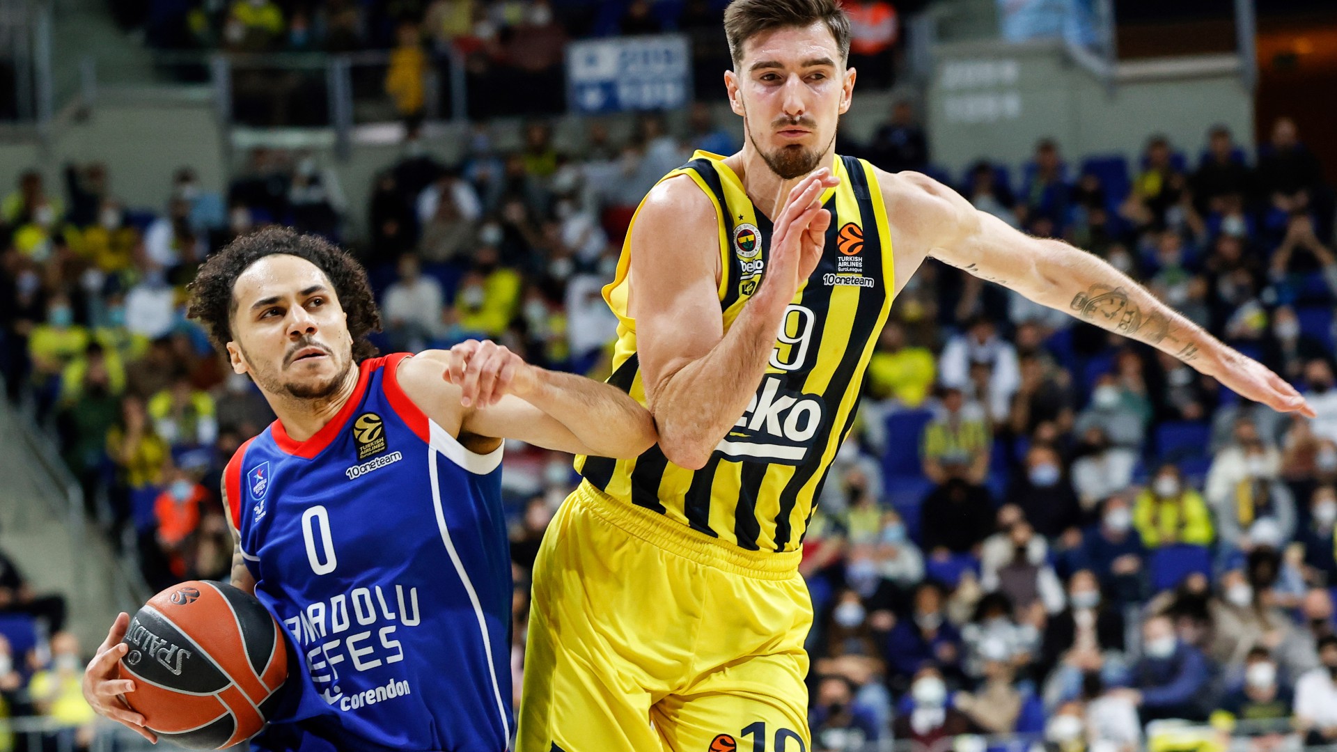 Türk derbisinde kazanan A.Efes