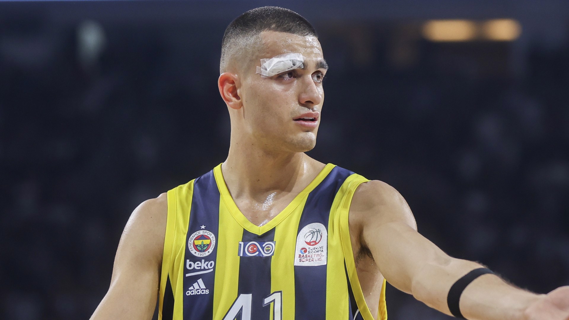 Beşiktaş Emlakjet'e seyircisiz oynama cezası