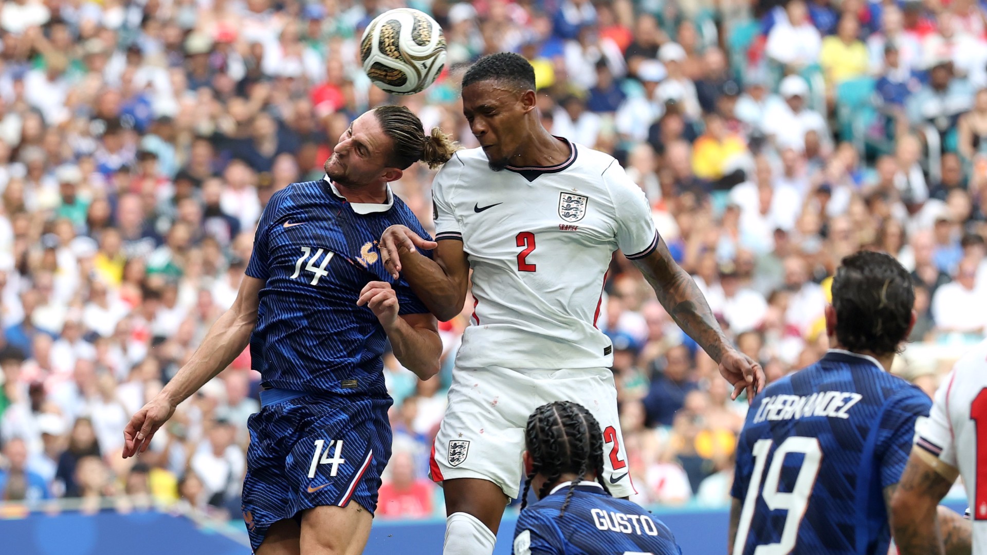 Les Bleus tombent contre les Anglais dans un match fou