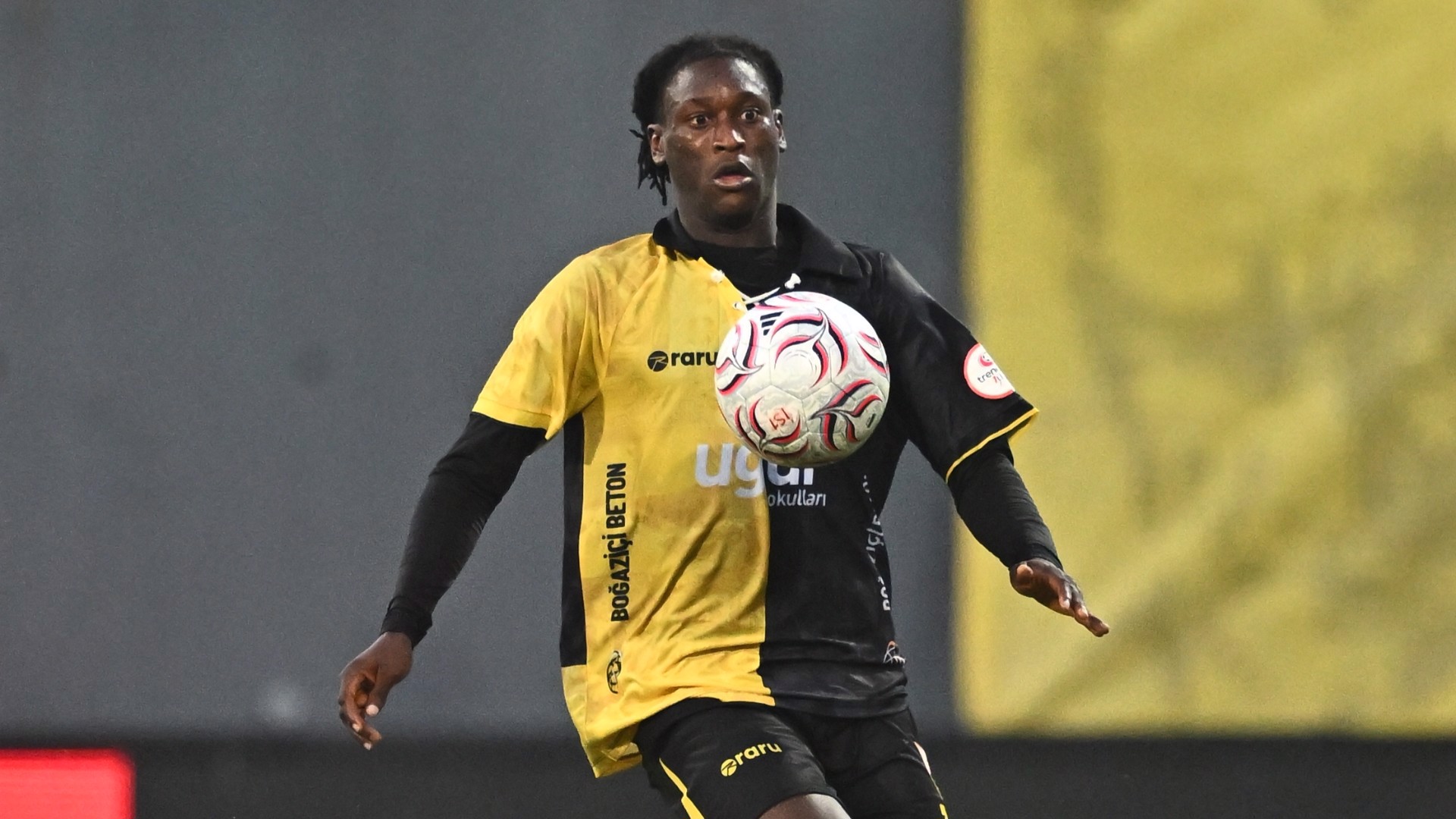 Elvin Mendy hastaneye kaldırıldı