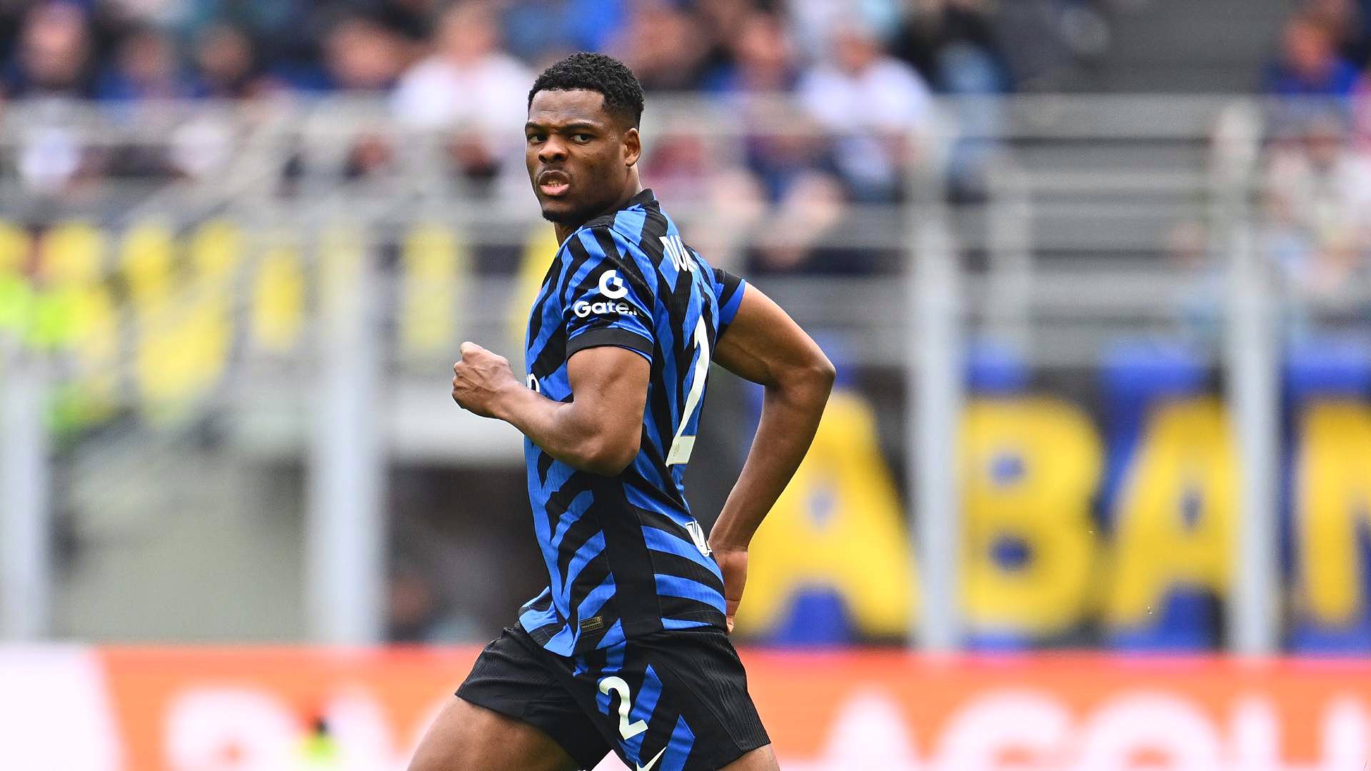 Denzel Dumfries signe officiellement au Real Madrid