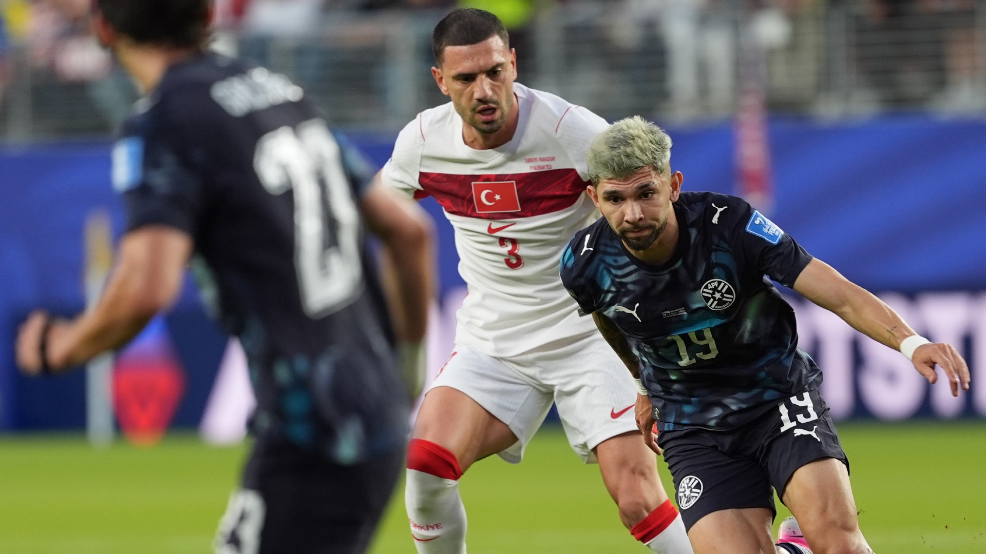"Türk halkından özür diliyorum"
