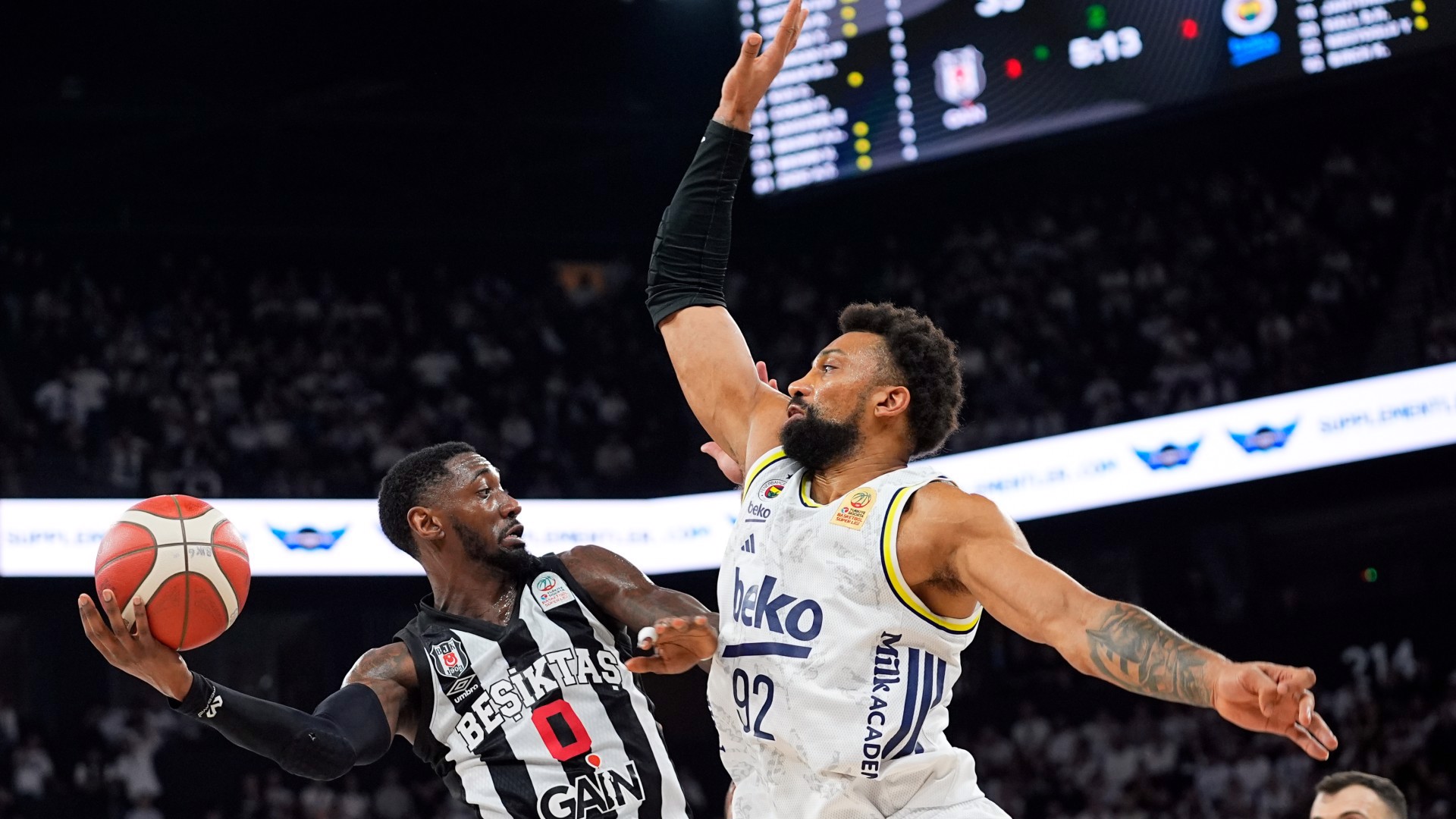 Derbinin galibi Fenerbahçe Beko