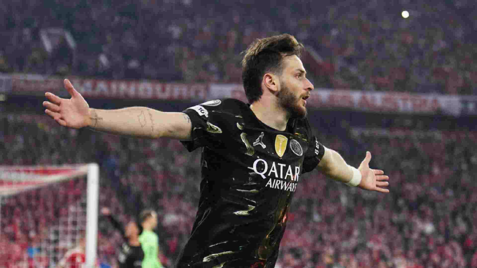 Khvicha Kvaratskhelia est élu joueur de la saison en Ligue des champions