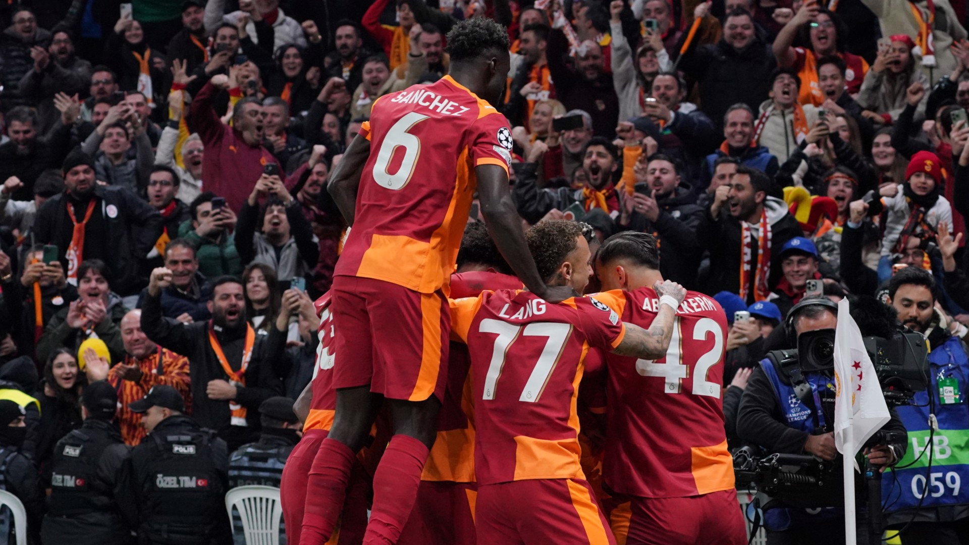 Galatasaray şampiyonluğa yürüyor