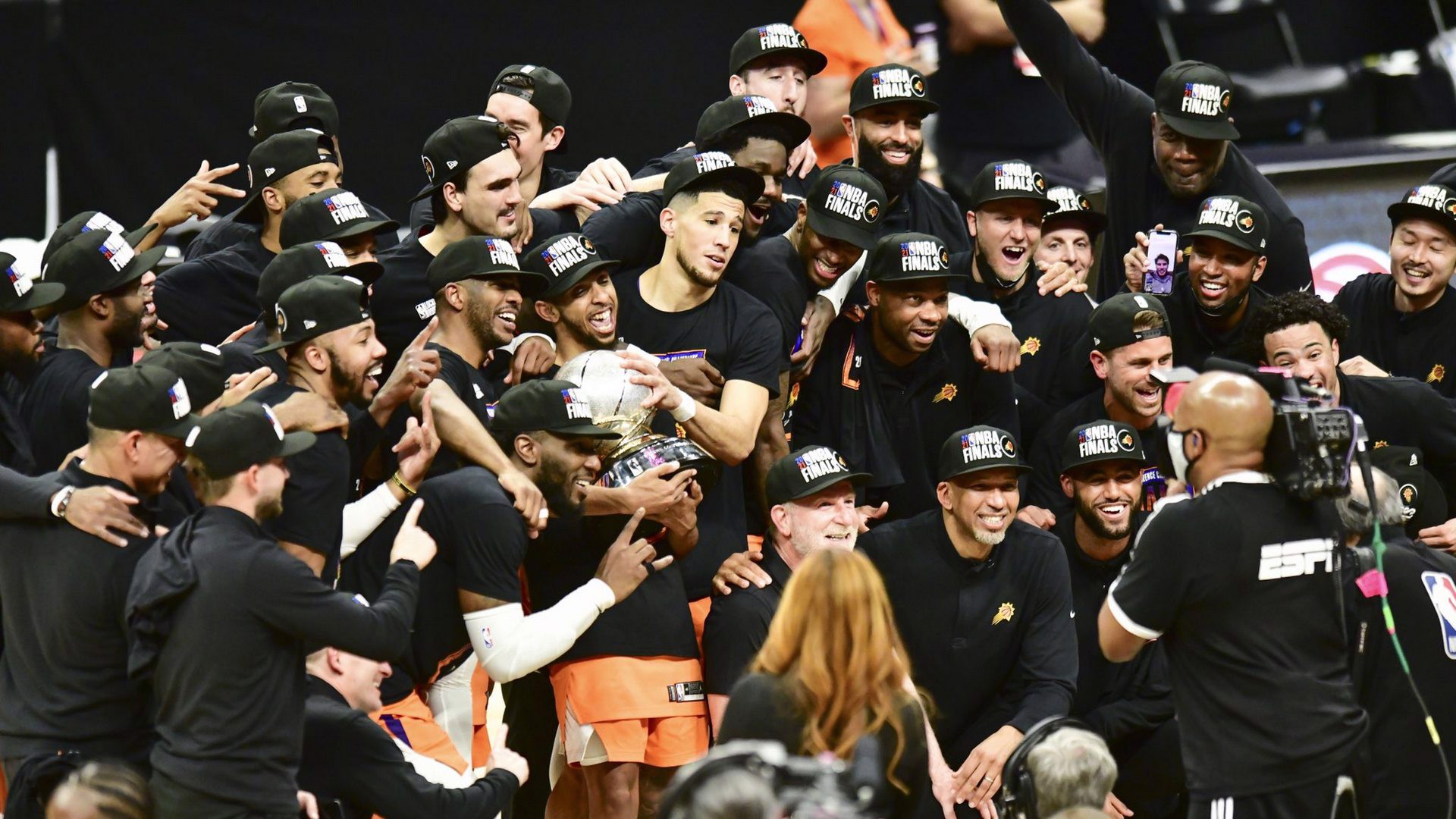 NBA'de ilk finalist Phoenix
