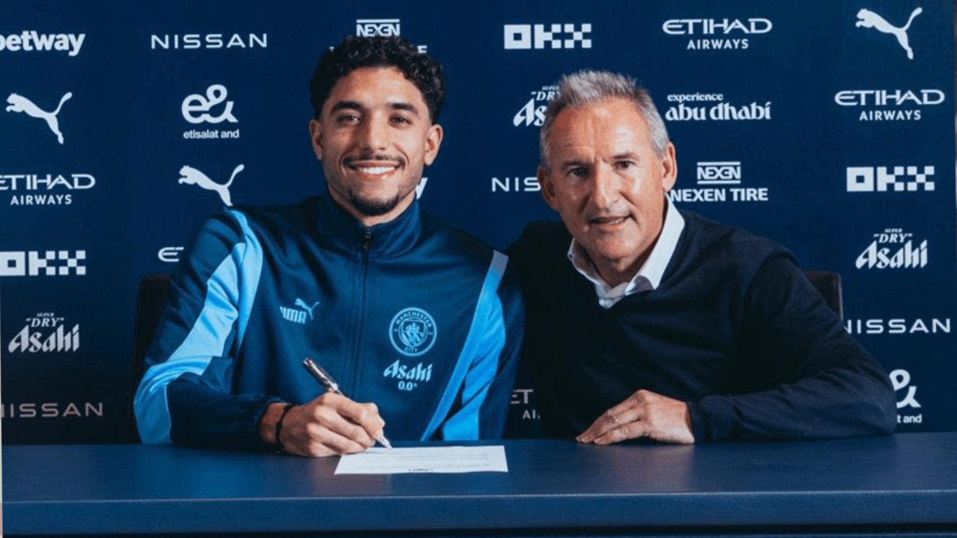 Marmoush quitte Francfort et signe à Man City