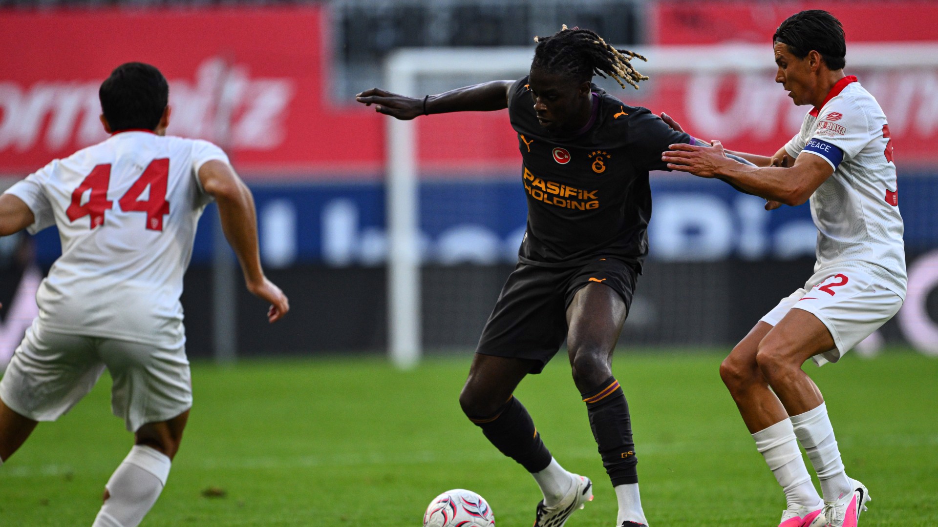 Galatasaray, Monza'ya mağlup
