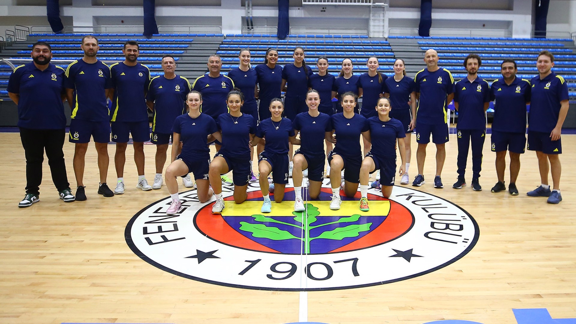 F.Bahçe Kadın Basketbol Takımı sezonu açtı