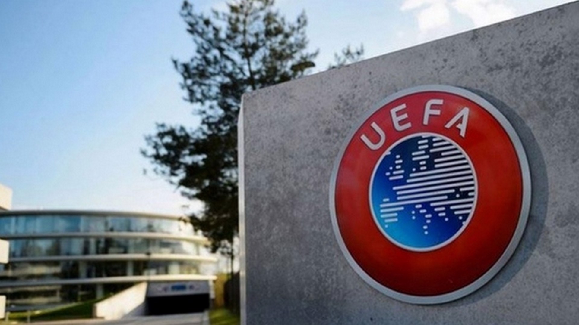  UEFA: Futbol dünyası için bir zafer