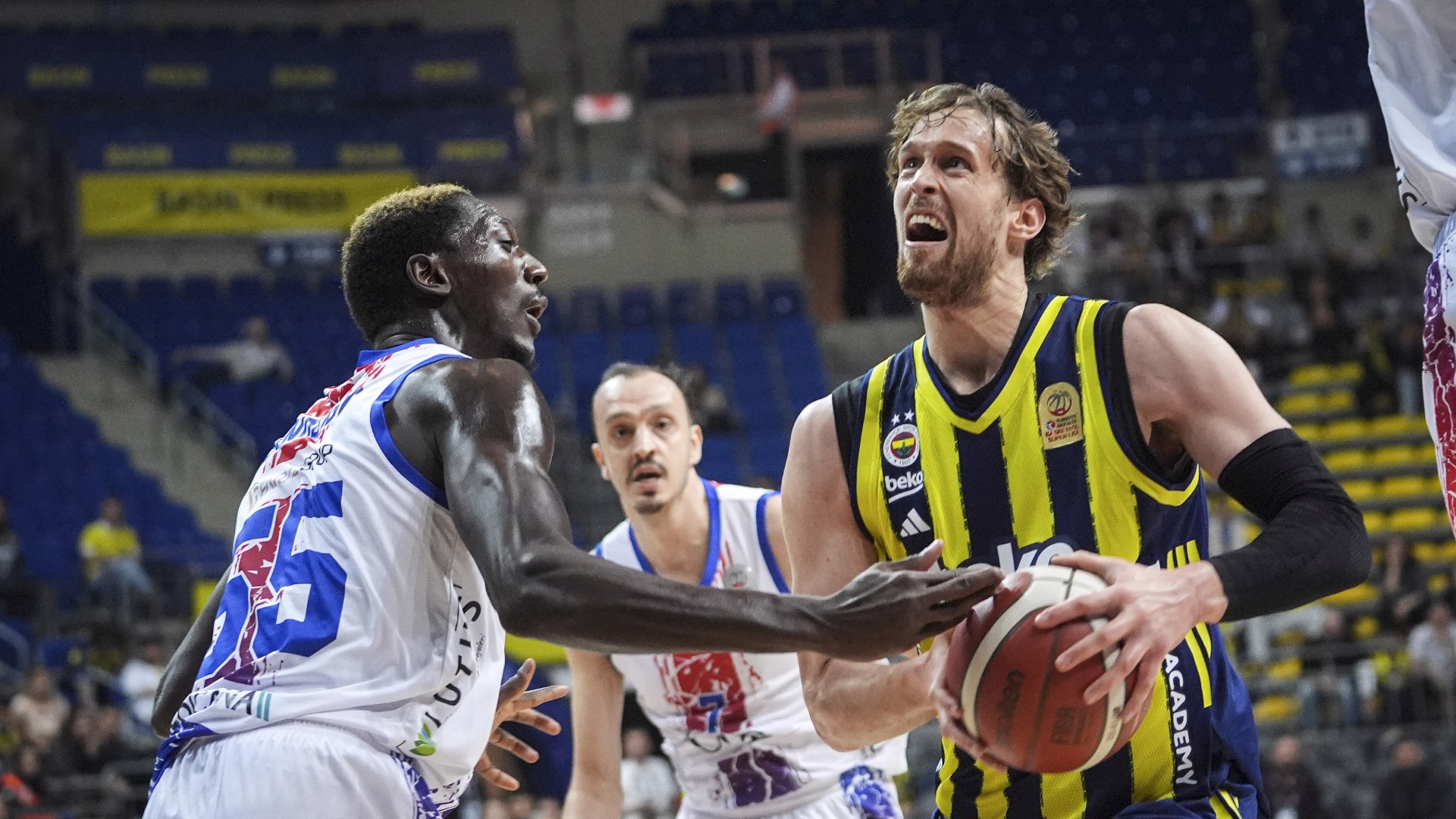 F.Bahçe Beko ikinci yarıda geri döndü
