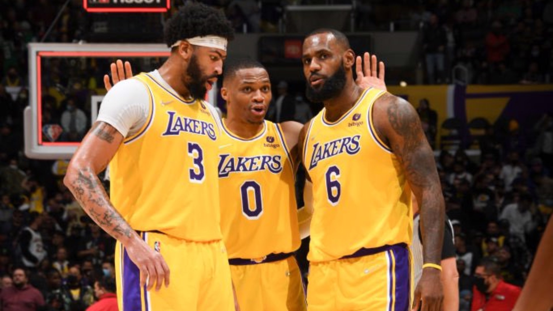 Lakers, Celtics'i yıldızlarıyla devirdi