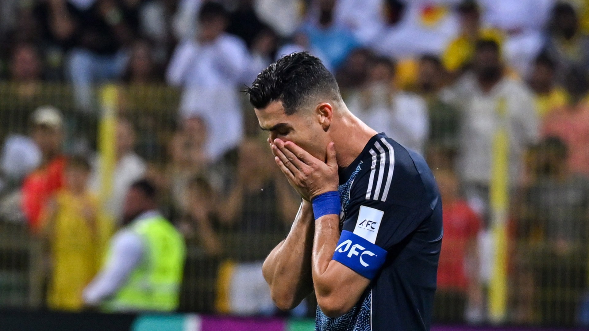 Ronaldo, maçtan sonra yıkıldı