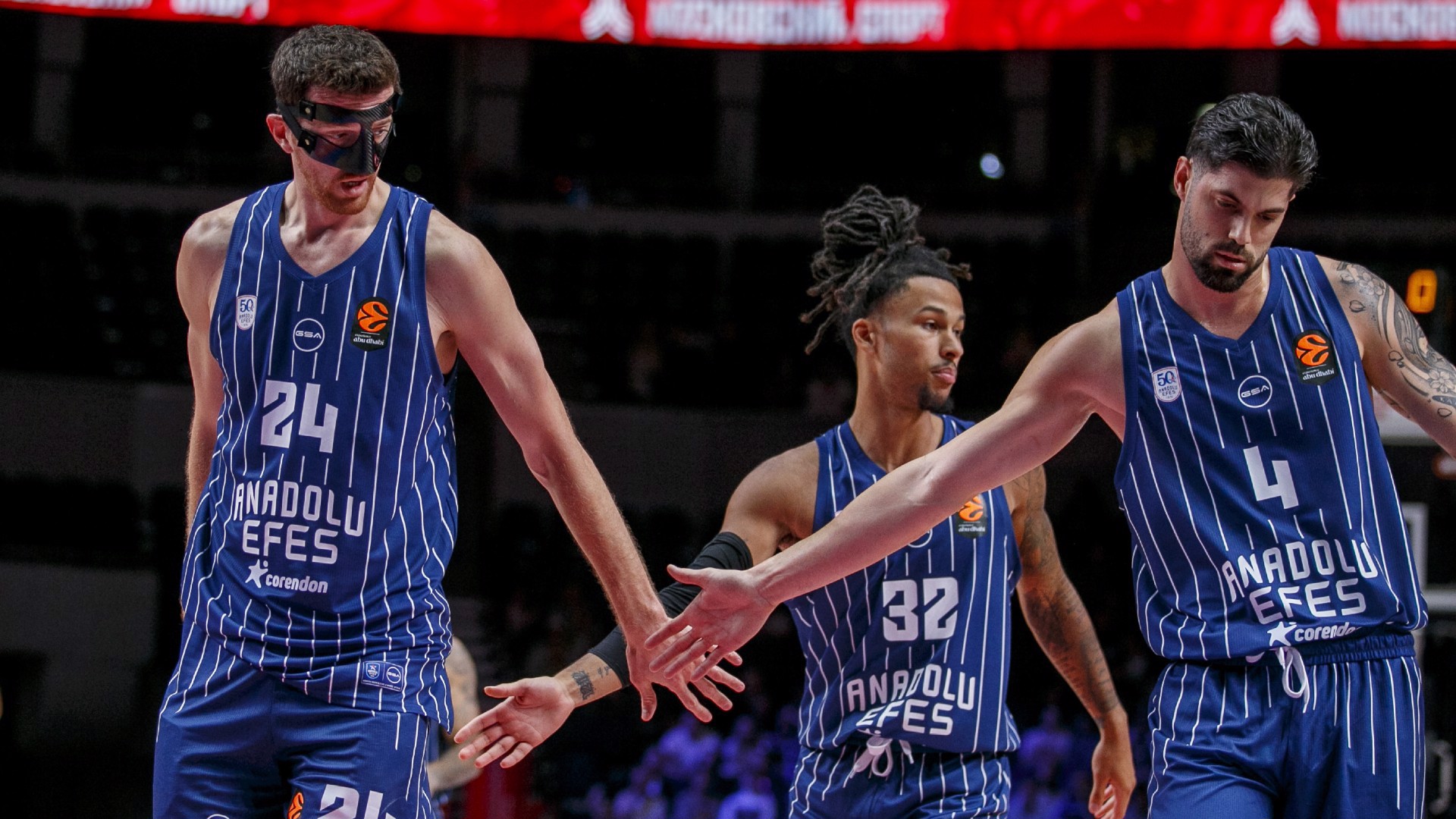 Anadolu Efes, Olympiakos'a konuk