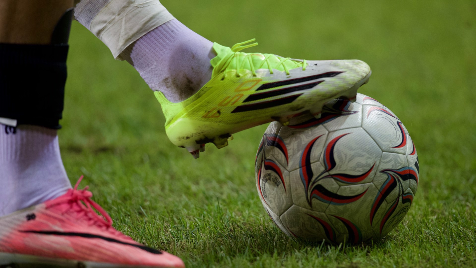 Süper Lig takımları 119 yabancı futbolcu aldı