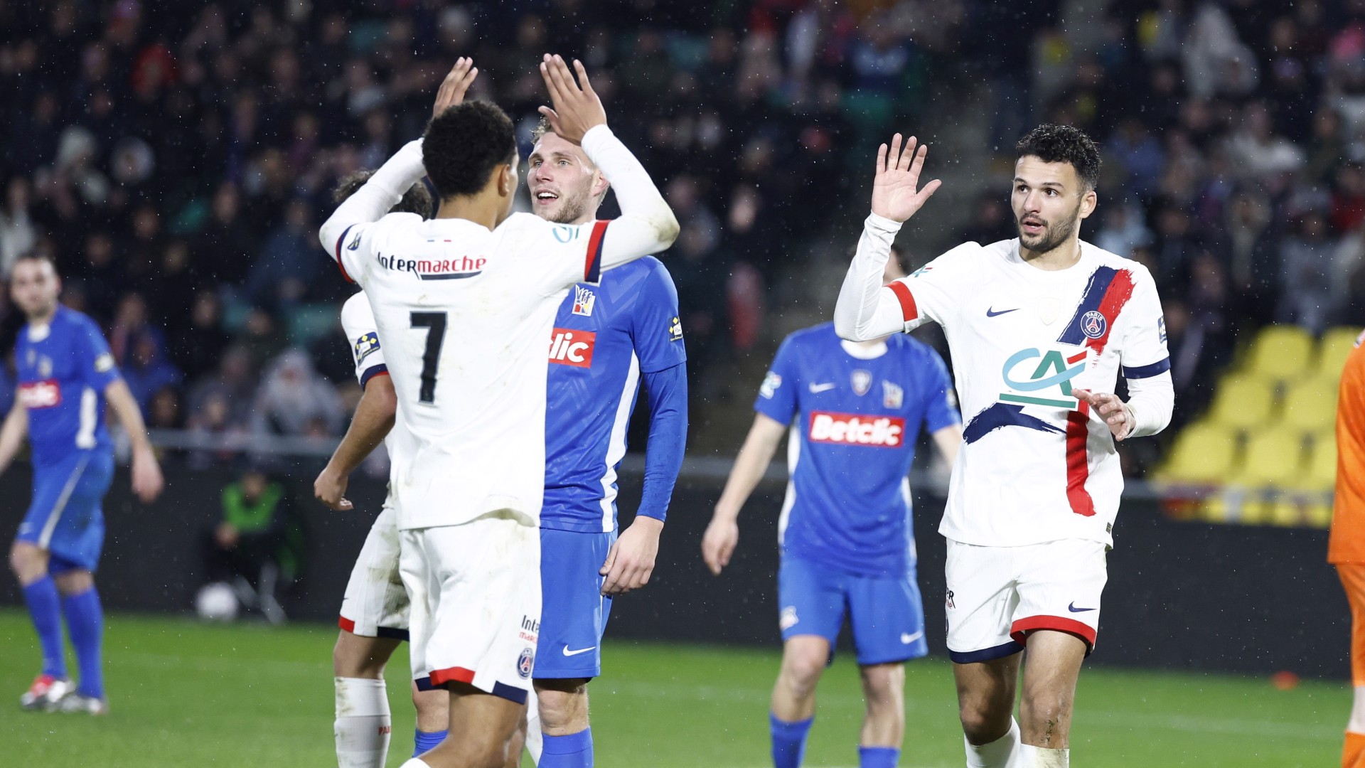  Paris croque Fontenay et file en 16es de finale