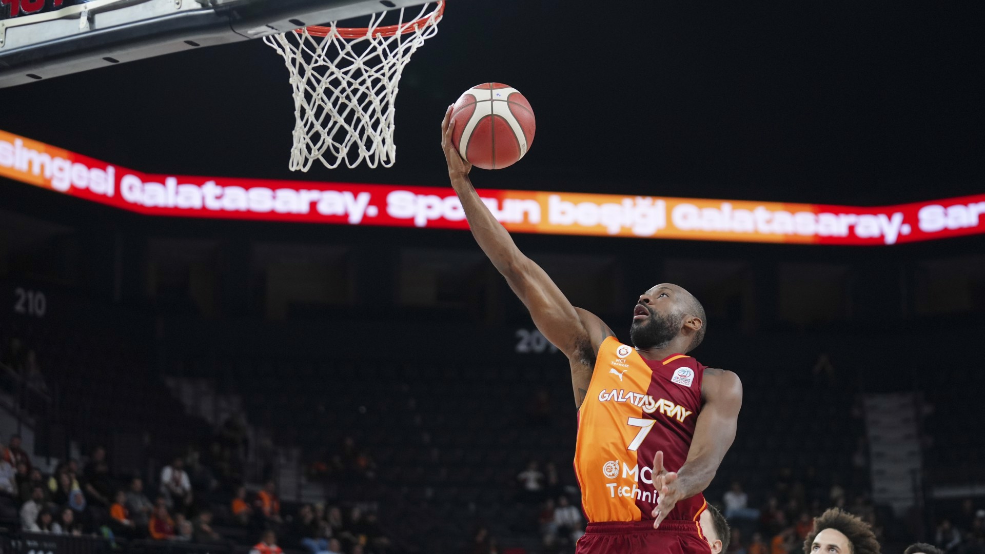 Will Cummings ile yollar ayrıldı