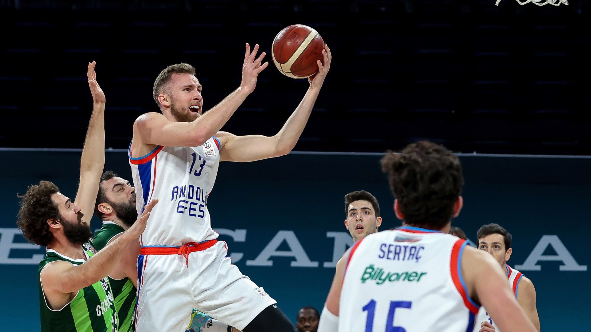 Anadolu Efes'te ayrılık