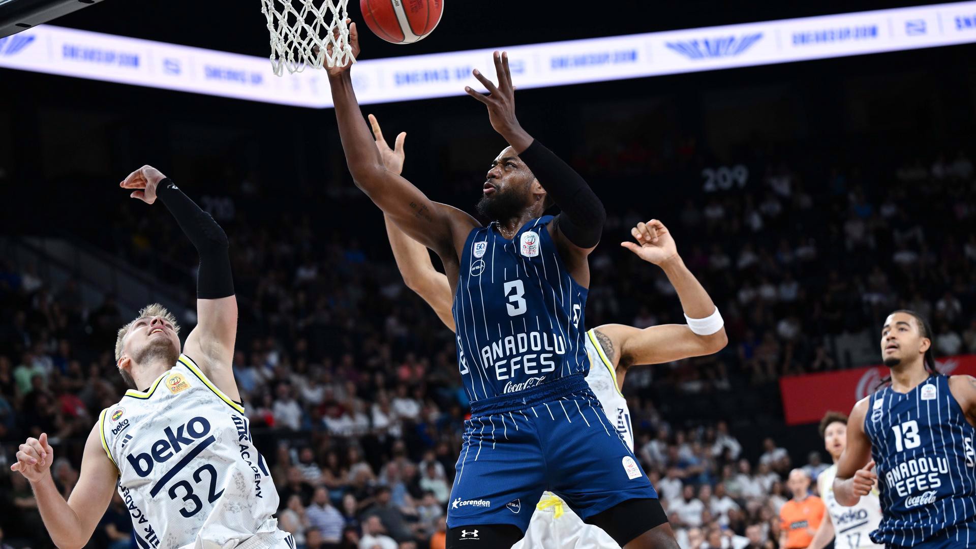 Fenerbahçe Beko ilk finalist