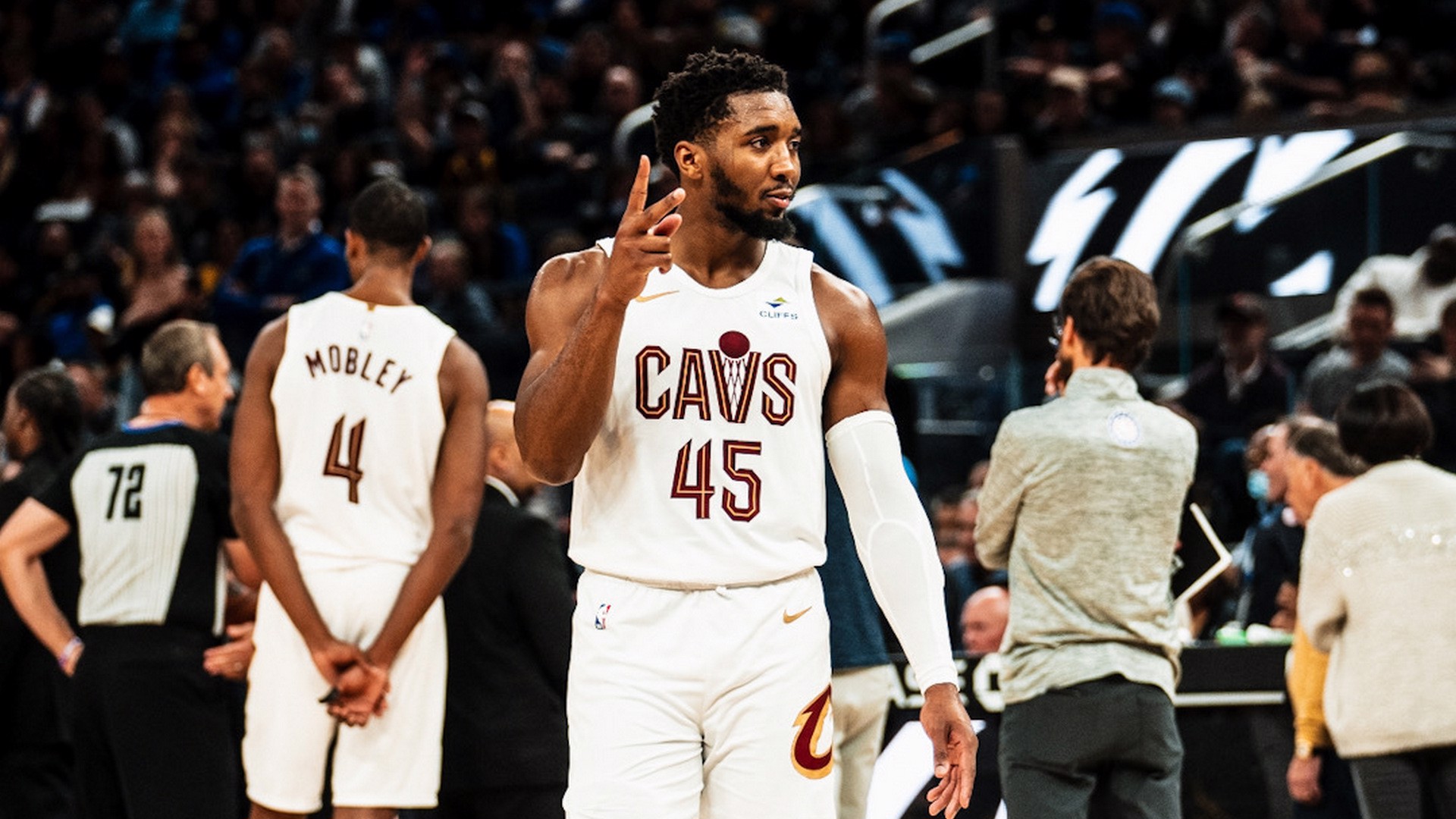 Cavaliers, Warriors'ı devirdi