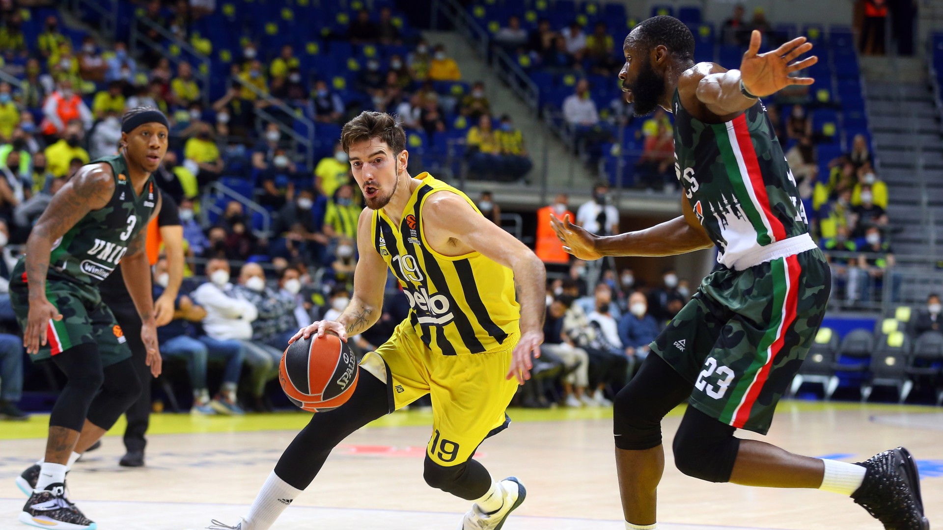 Fenerbahçe'den 39 sayı fark