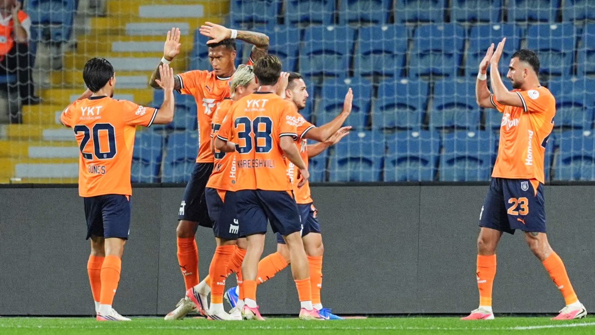 Başakşehir, Gençlerbirliği'ni 4 golle geçti