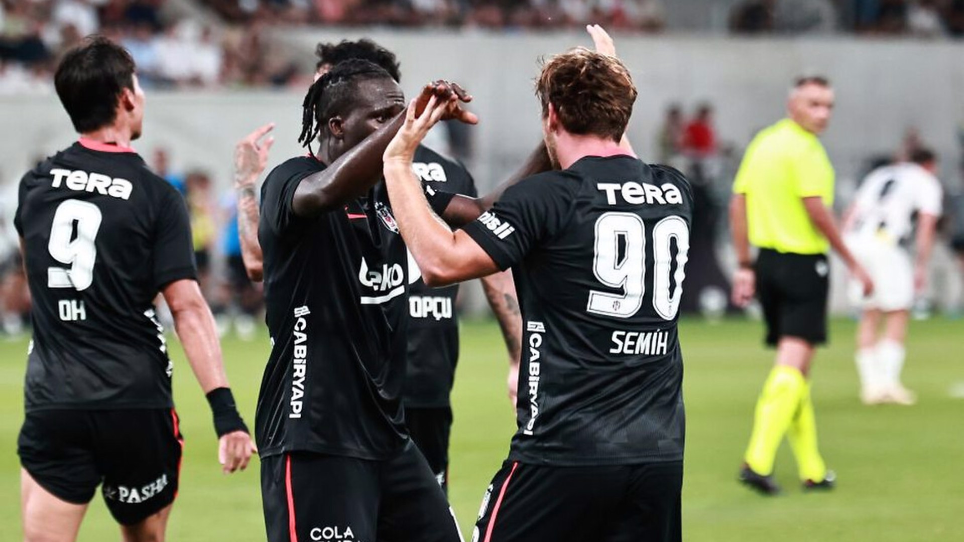 Beşiktaş, Hradec Kralove'yi devirdi