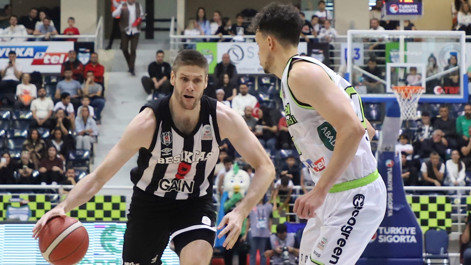 Beşiktaş'tan 44 yıl sonra 6'da 6