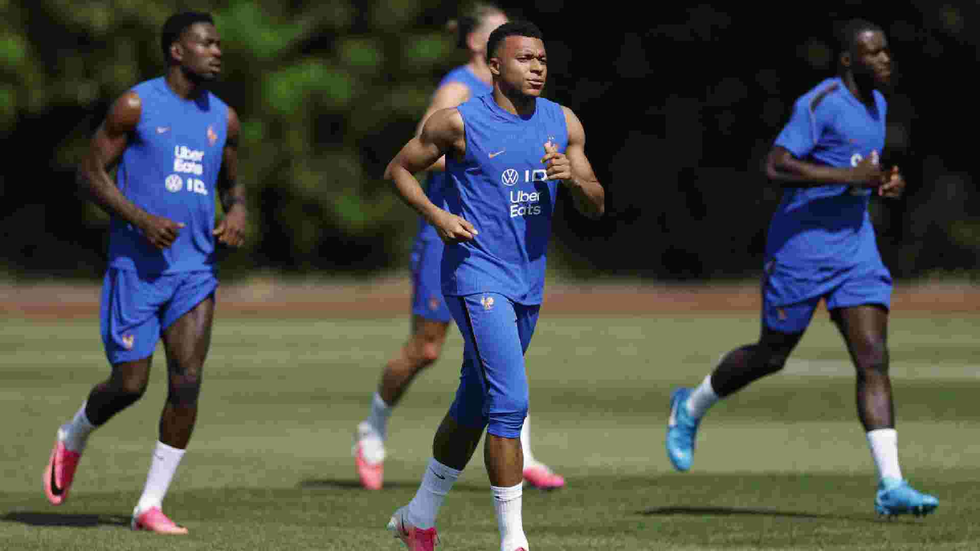 Dembélé estime que les critiques envers Mbappé sont allées trop loin
