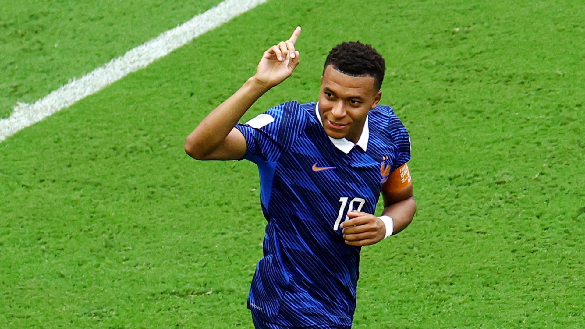Mbappe, Messi'yi geçti