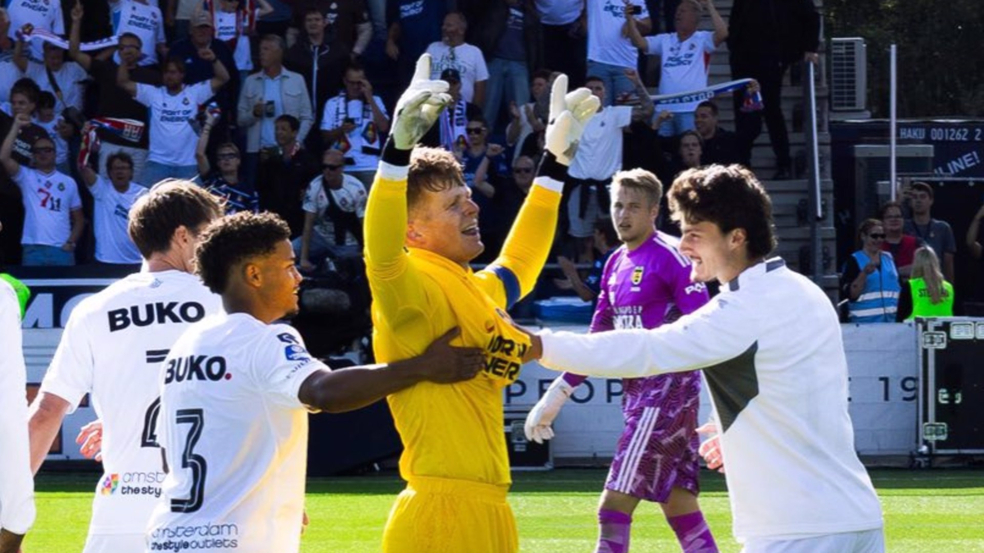 Kaleci Koeman Jr. 2 golle puanı getirdi