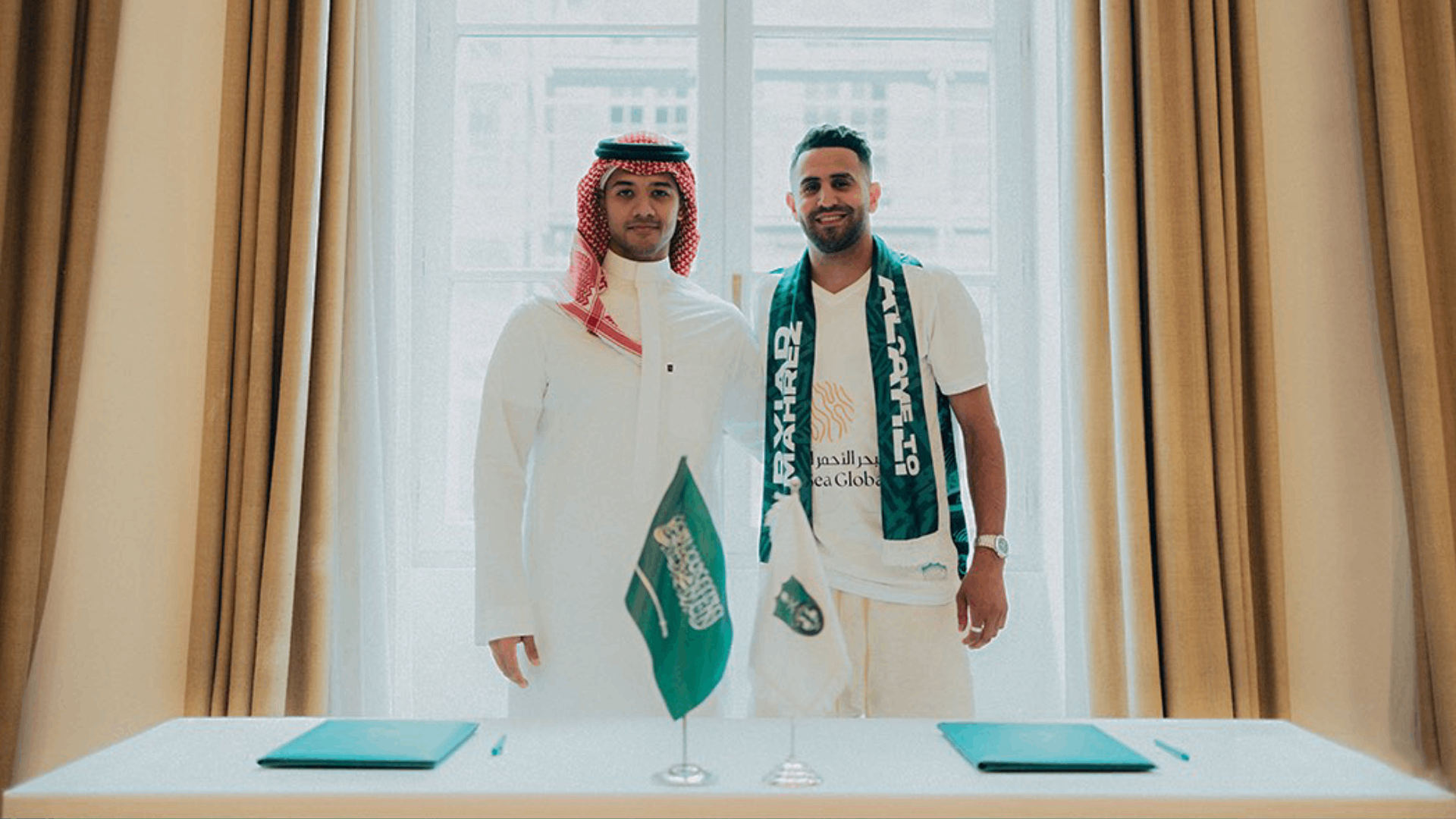 Officiel: Riyad Mahrez rejoint Al-Ahli