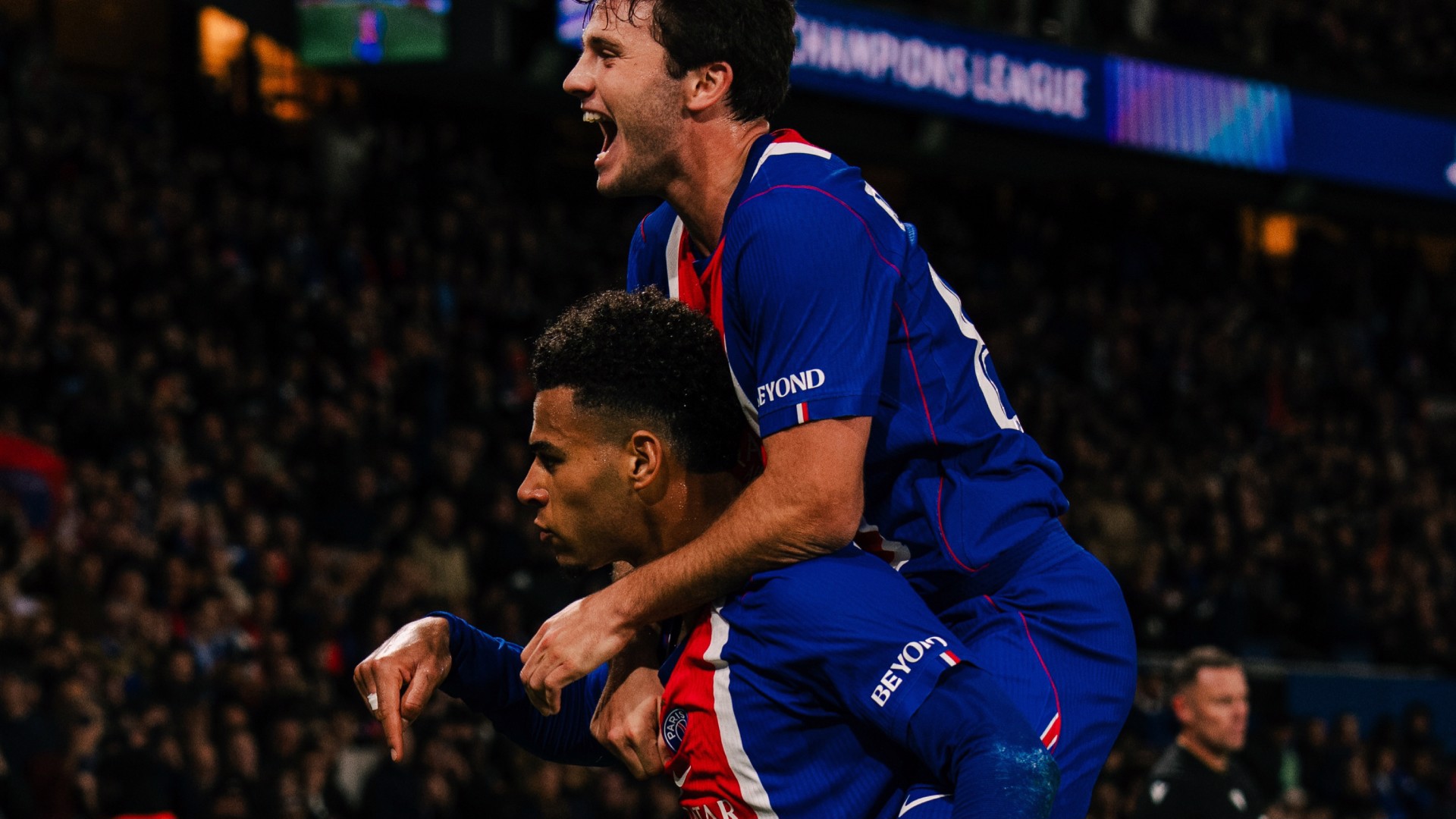 Paris très bien inspiré contre le FC Barcelone au Parc dans un match fou