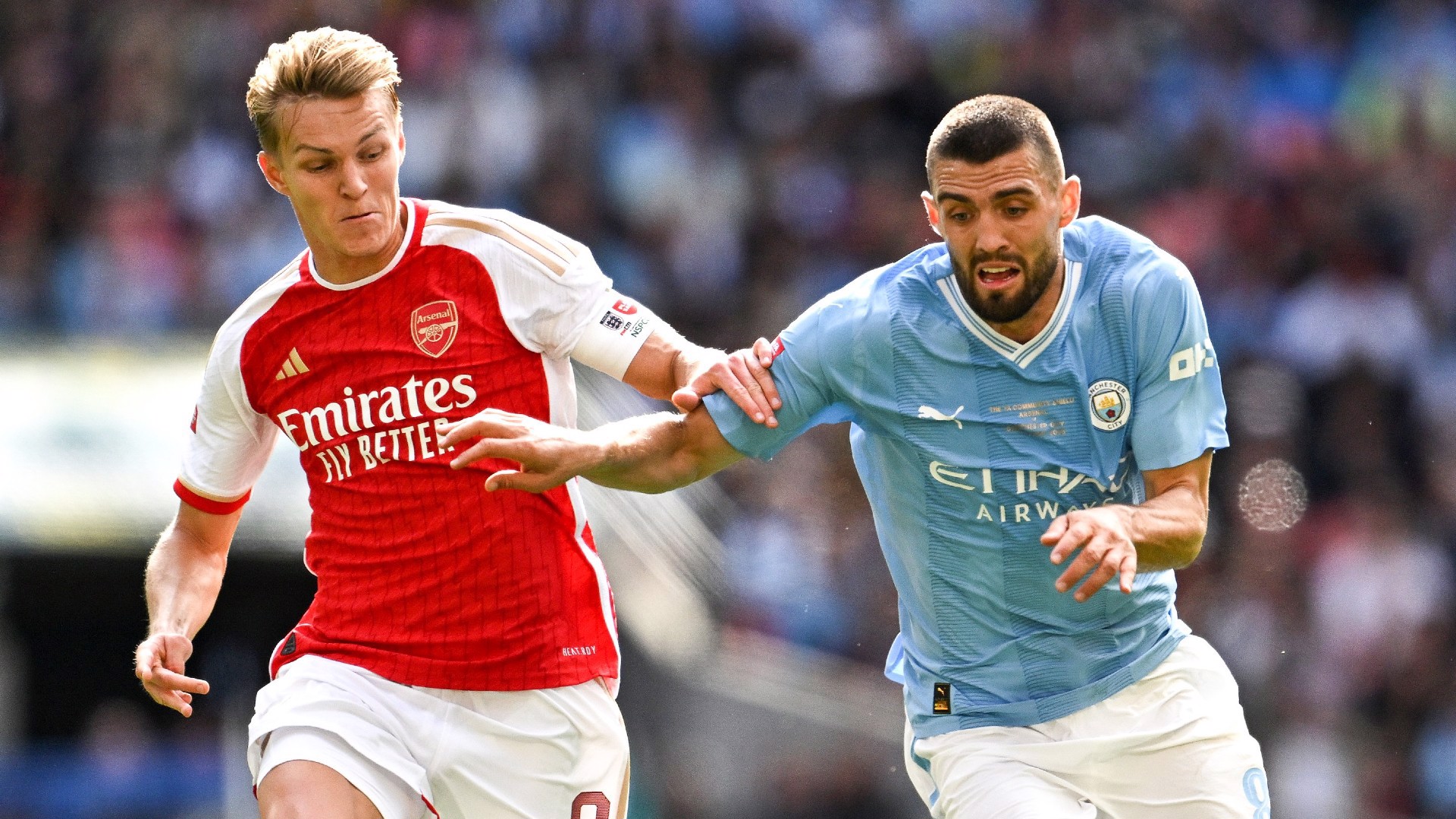 Community Shield sahibini buluyor
