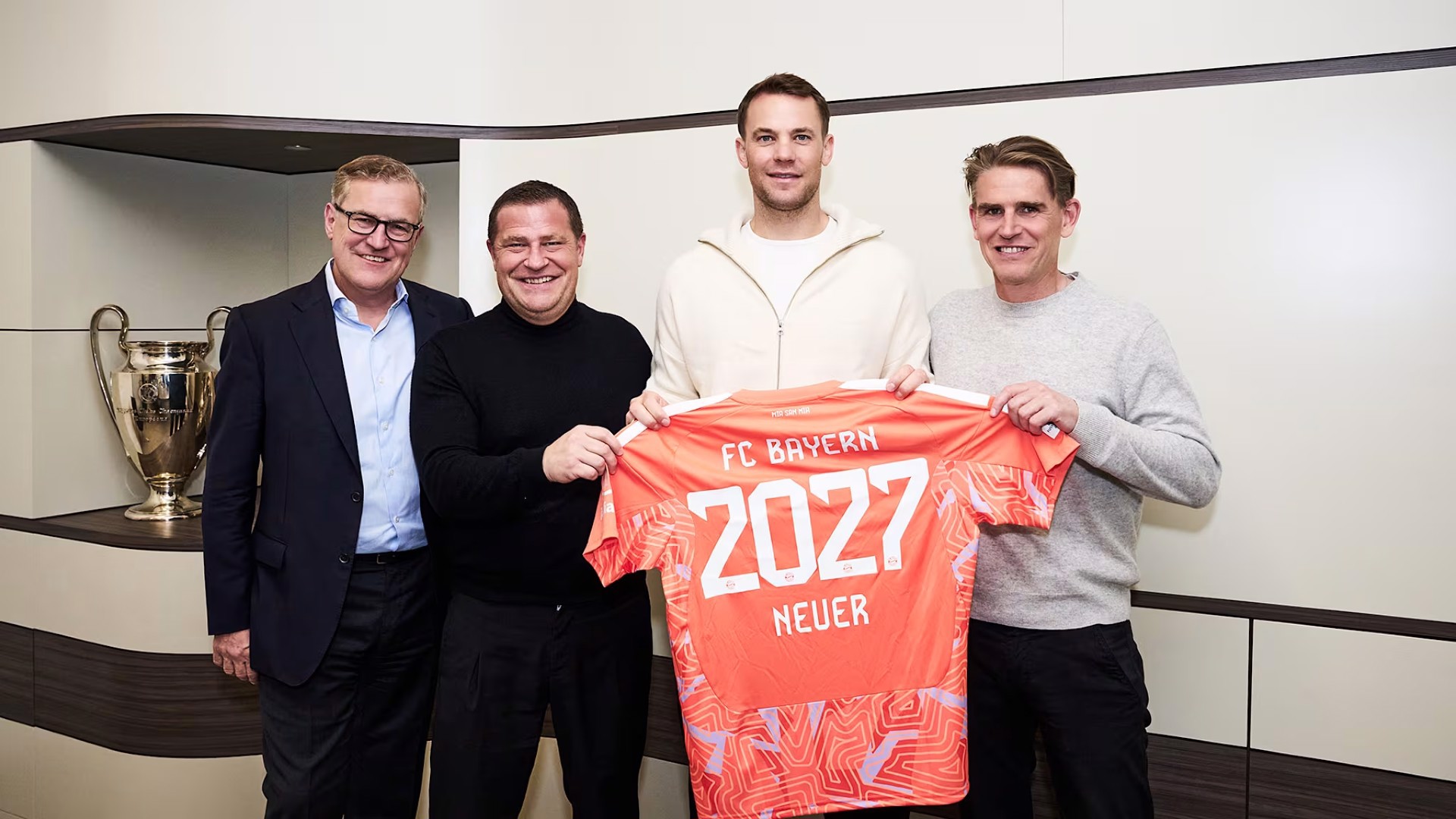 Bayern, Neuer'le sözleşme tazeledi