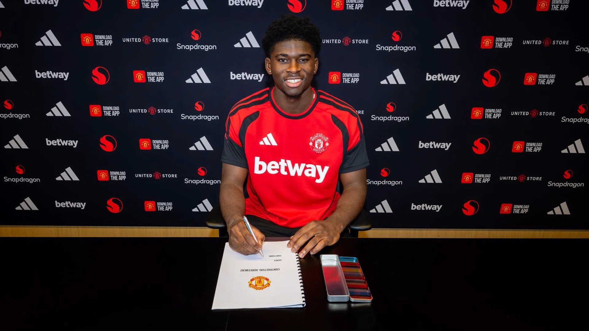 Man. United, Baleba'yı kadrosuna kattı