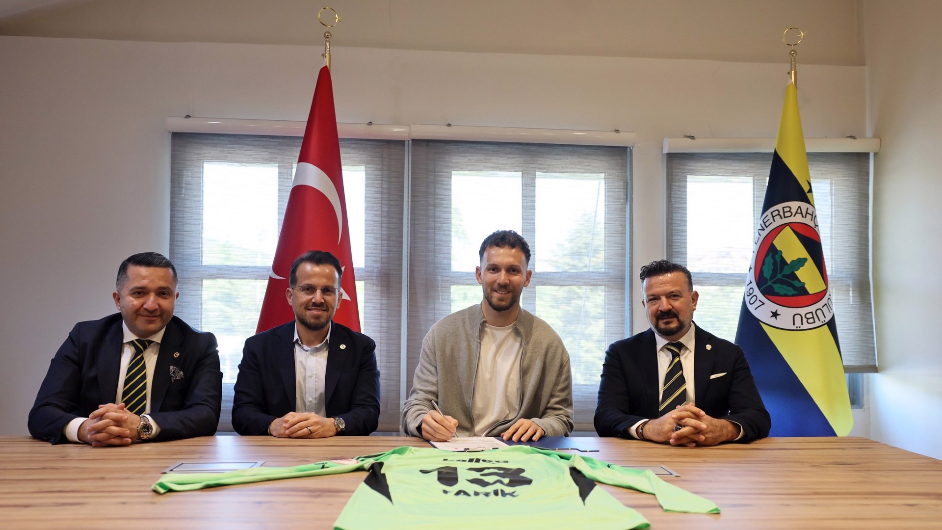 Fenerbahçe, Tarık Çetin ile sözleşme uzattı