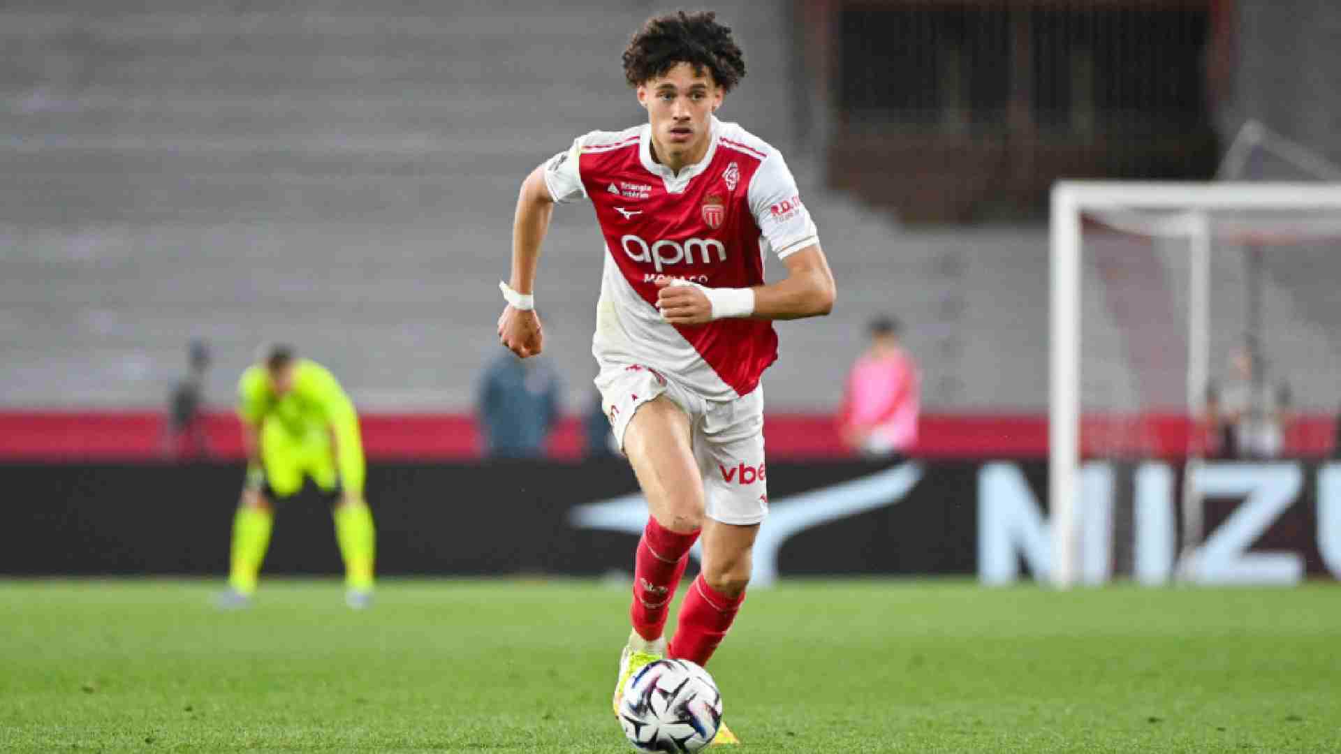 Maghnes Akliouche quitte Monaco et s'engage avec le PSG