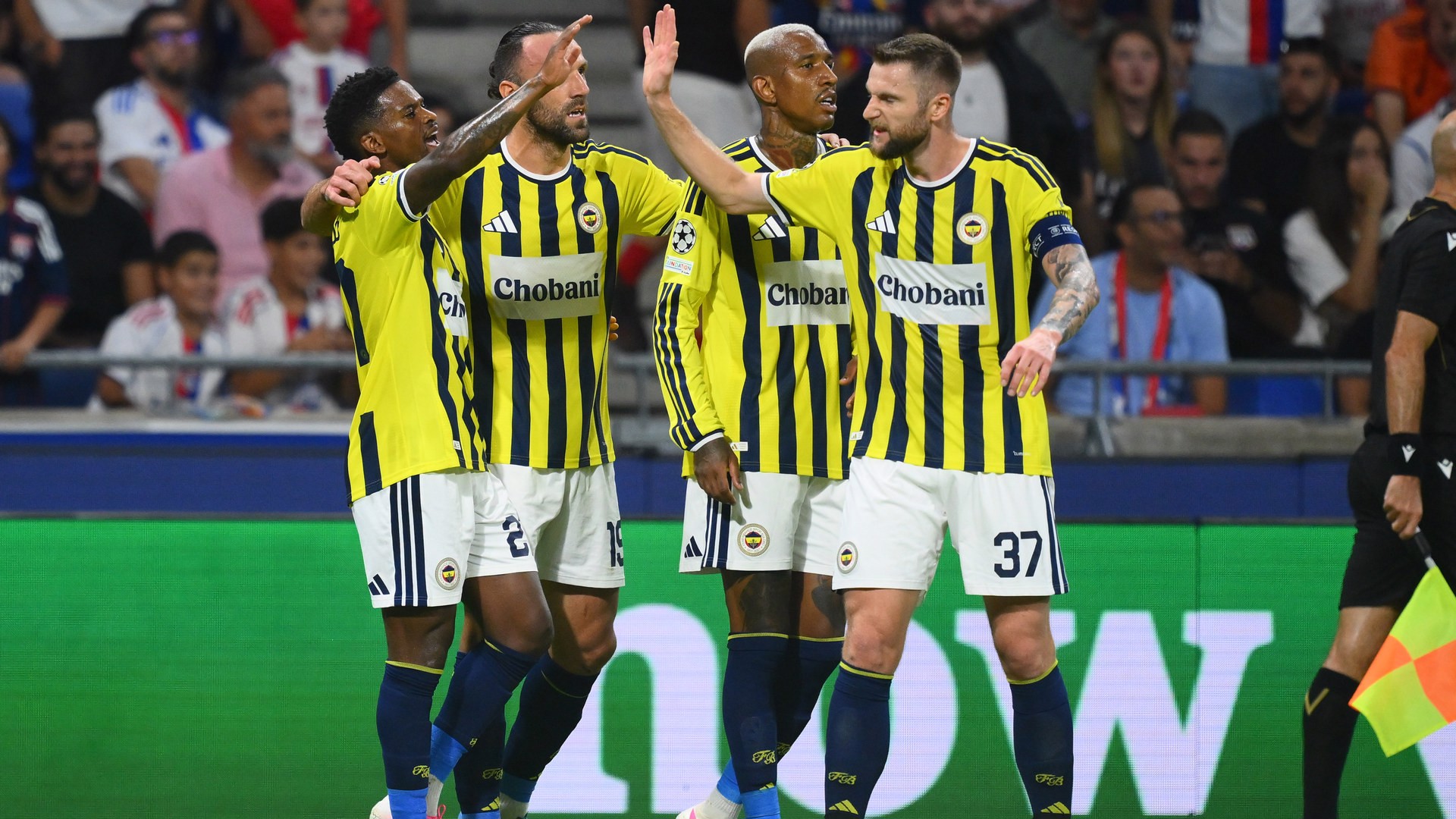 Fenerbahçe, Lyon'u devirdi